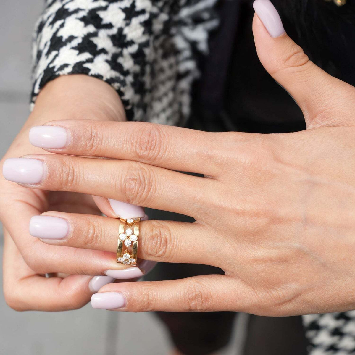 Video Thumbnail: 15 - 18k Love in Verona Open Frame Diamond Ring