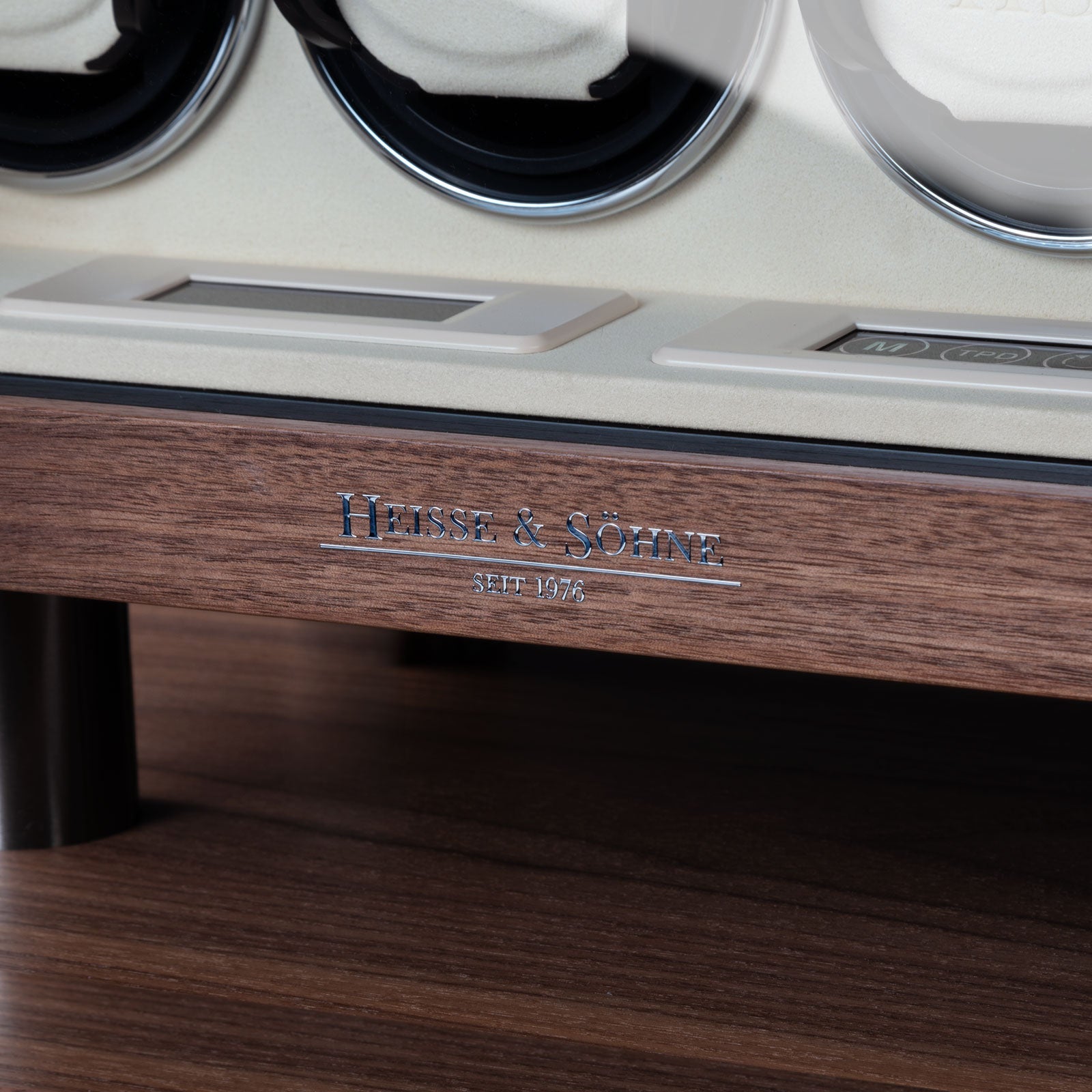 Collector New York Black and Cream 8 Watches