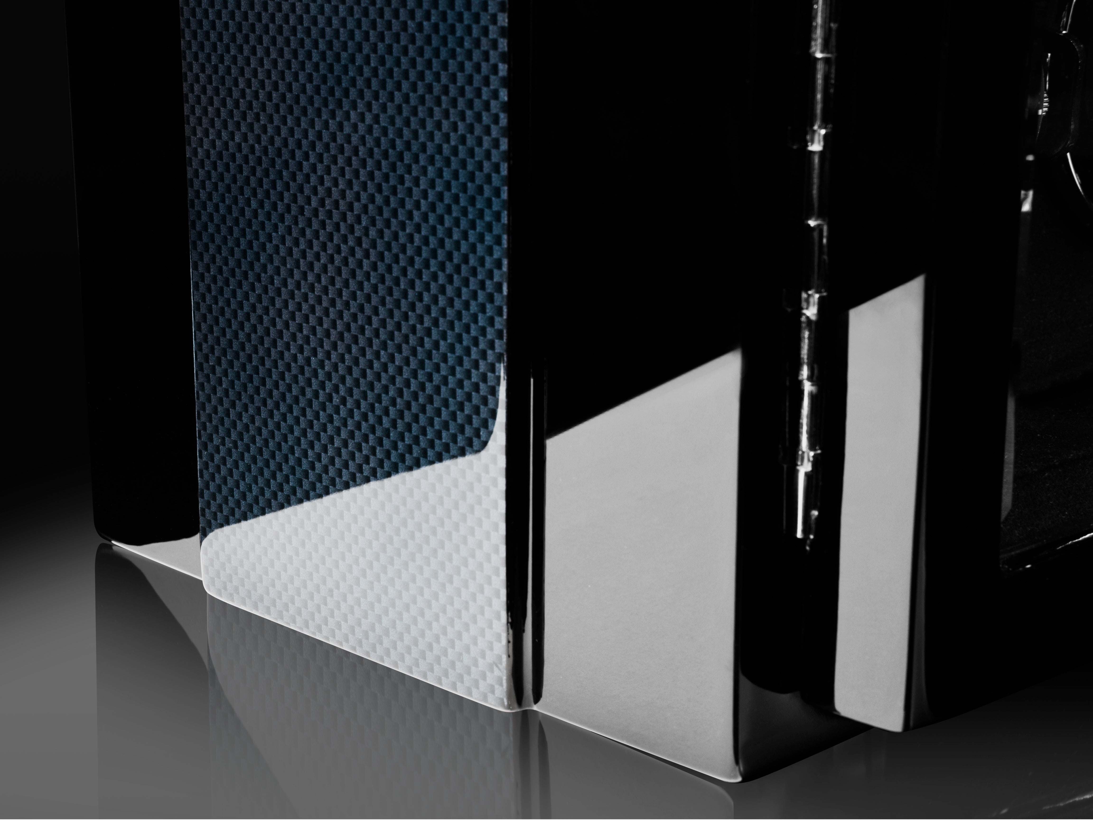 Watch Master 3 Black & Carbon