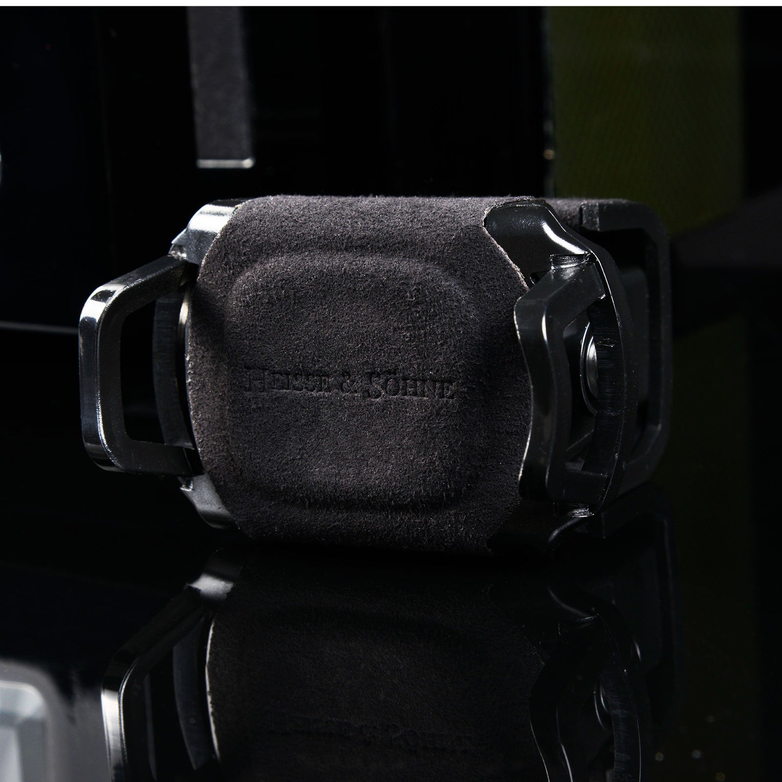 Watch Master 3 Black & Carbon