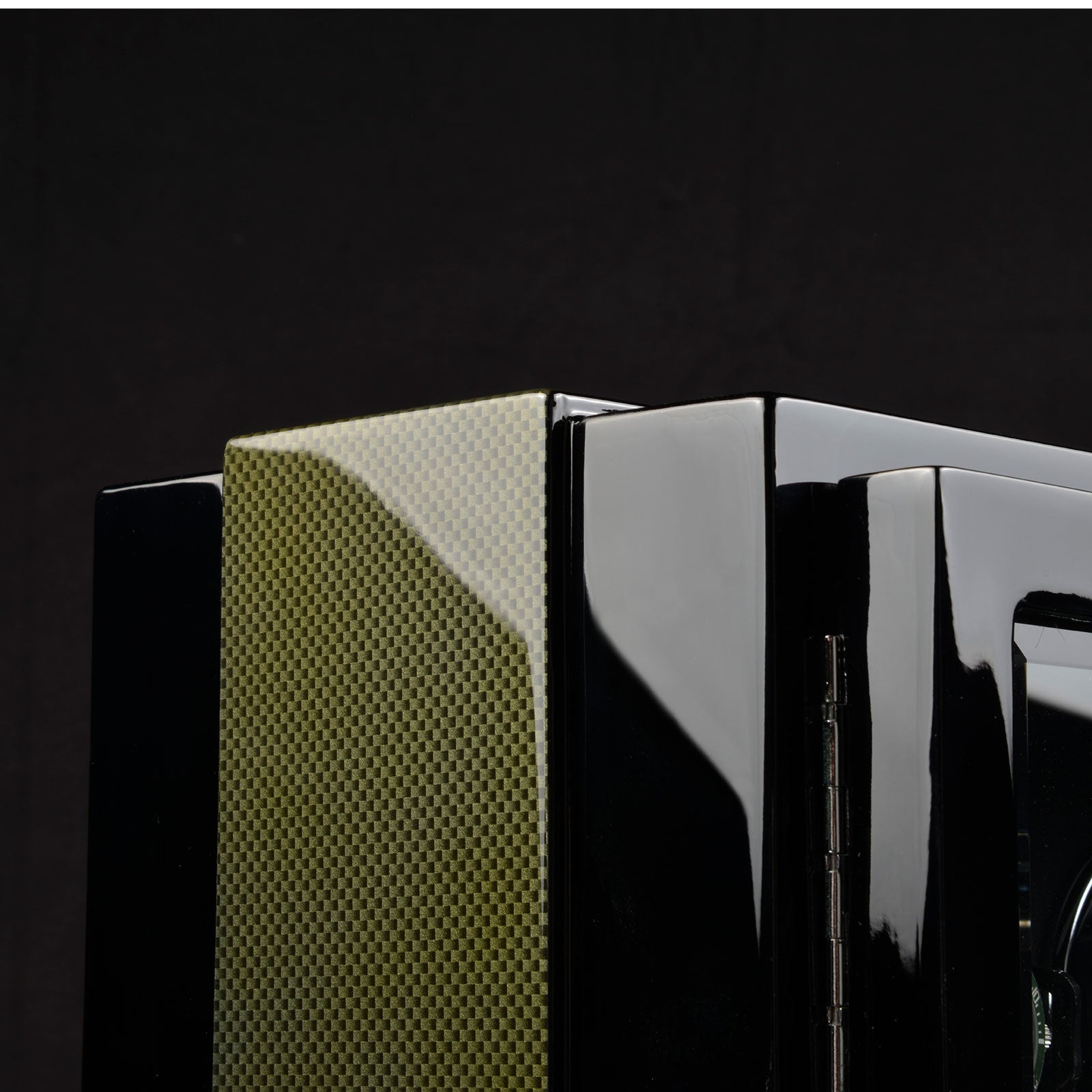 Watch Master 3 Black & Carbon