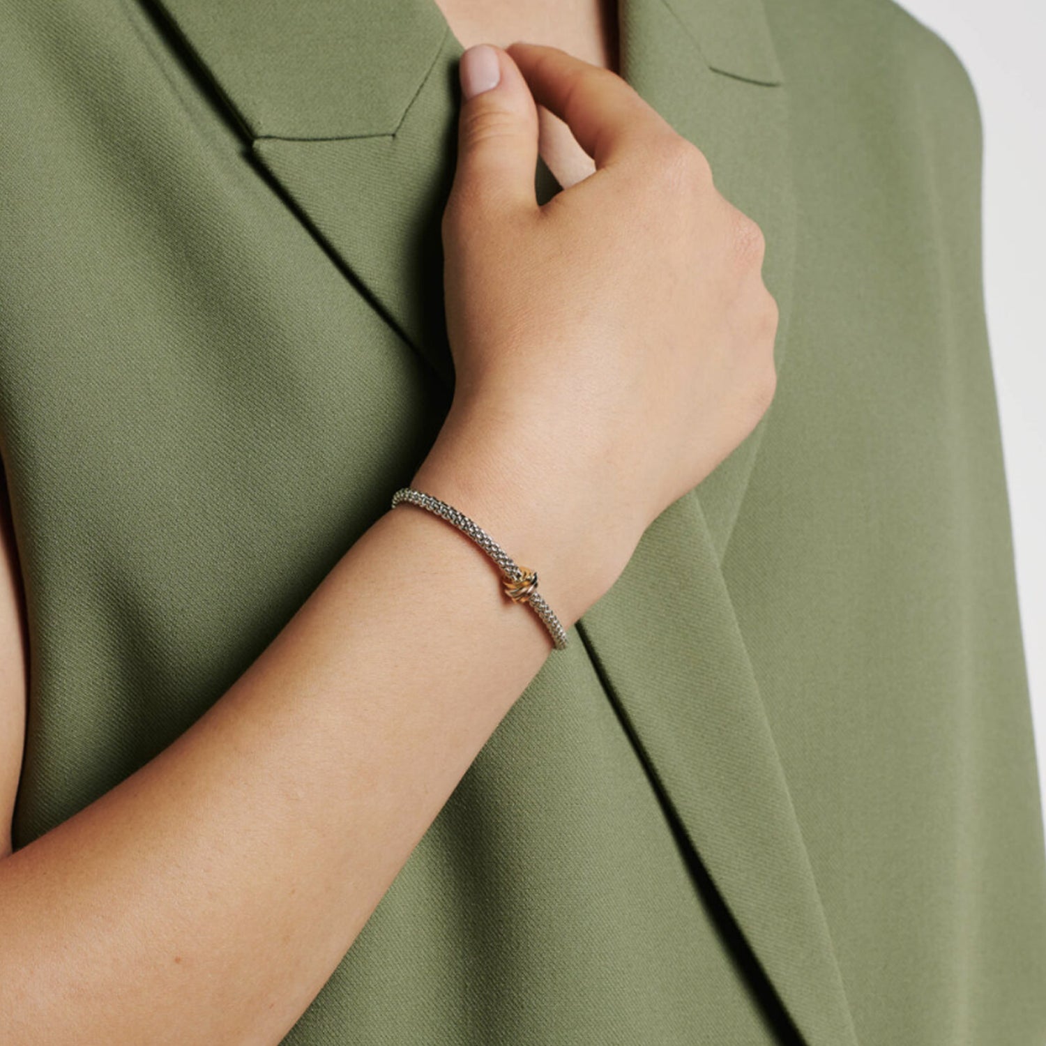 Video Thumbnail: Fope Gold Flexit Bracelet Tri Gold Rondels - Fope 18k White Gold Flexit Bracelet Tri Gold Rondels