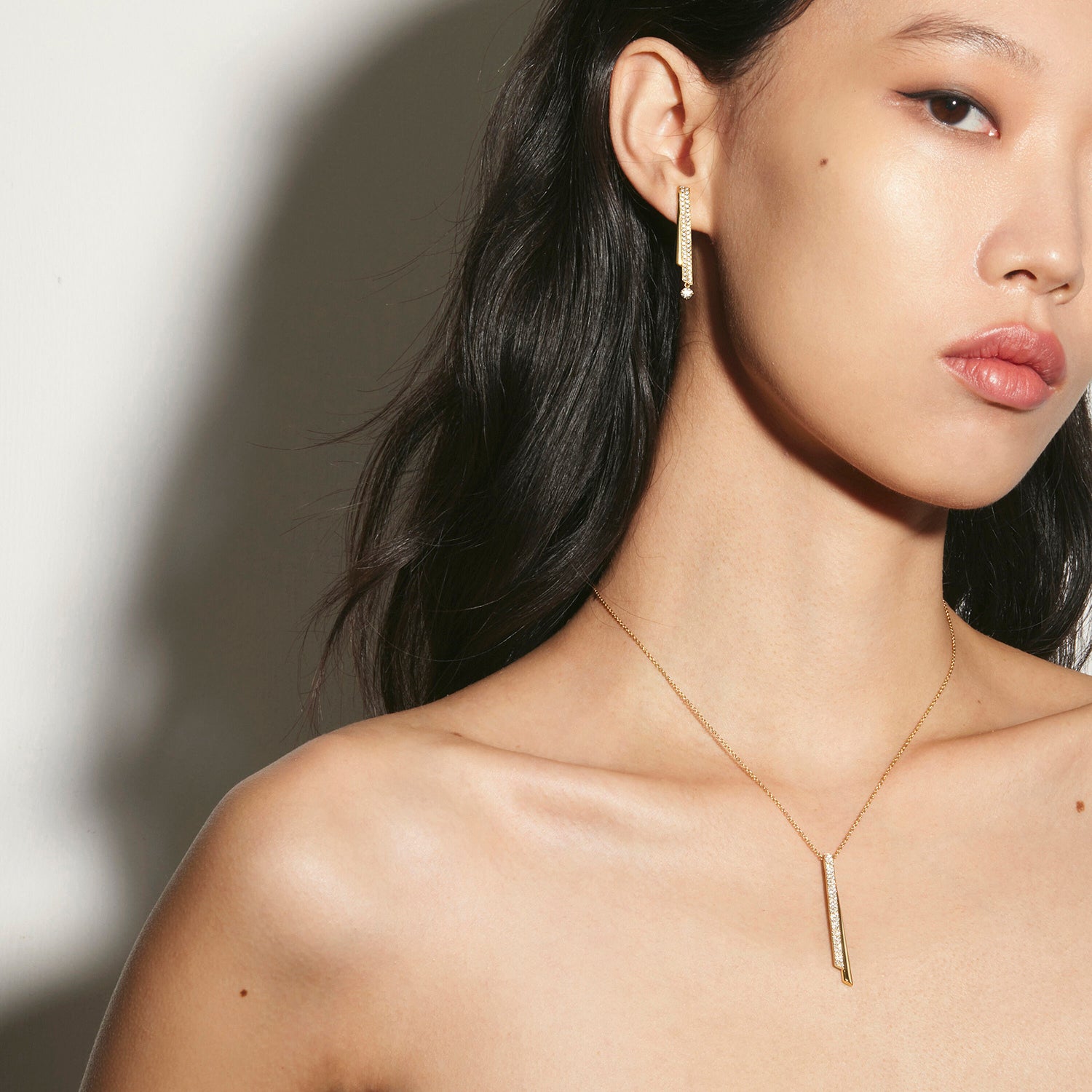 INSIDE/OUT 18K Yellow Gold Diamond Flip Drop Pendant Necklace