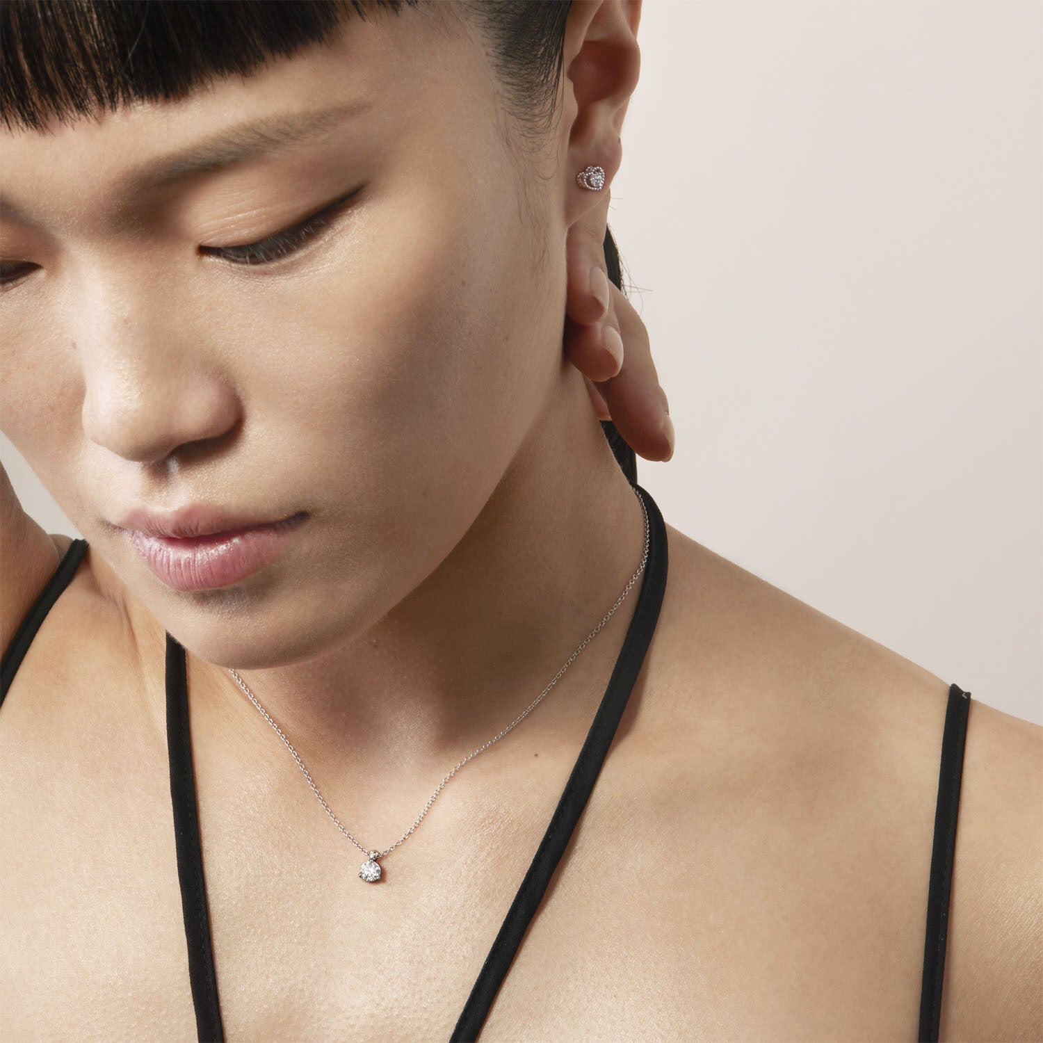 HOF 18K White Gold Classic 3 Prong Solitaire Pendant