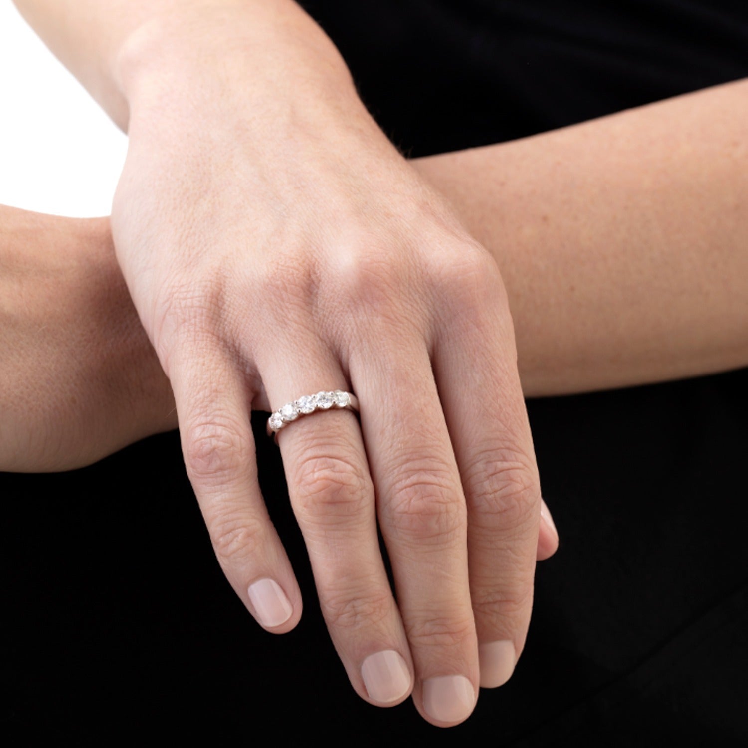 Video Thumbnail: Hearts on Fire White Gold 5 Stone Signature Band 2 - 18k White Gold Signature 5 Stone Diamond Band