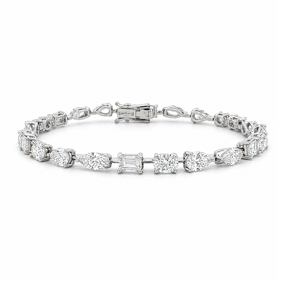 Video Thumbnail: Howard White Gold Alternating Shapes Diamond Illusion Set Bracelet 7 - Howard 18k White Gold Alternating Shapes Diamond Illusion Set Bracelet