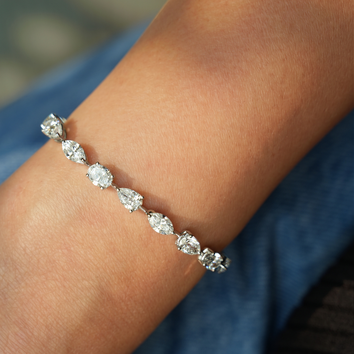 Video Thumbnail: Howard White Gold Alternating Shapes Diamond Illusion Set Bracelet 7 - Howard 18k White Gold Alternating Shapes Diamond Illusion Set Bracelet