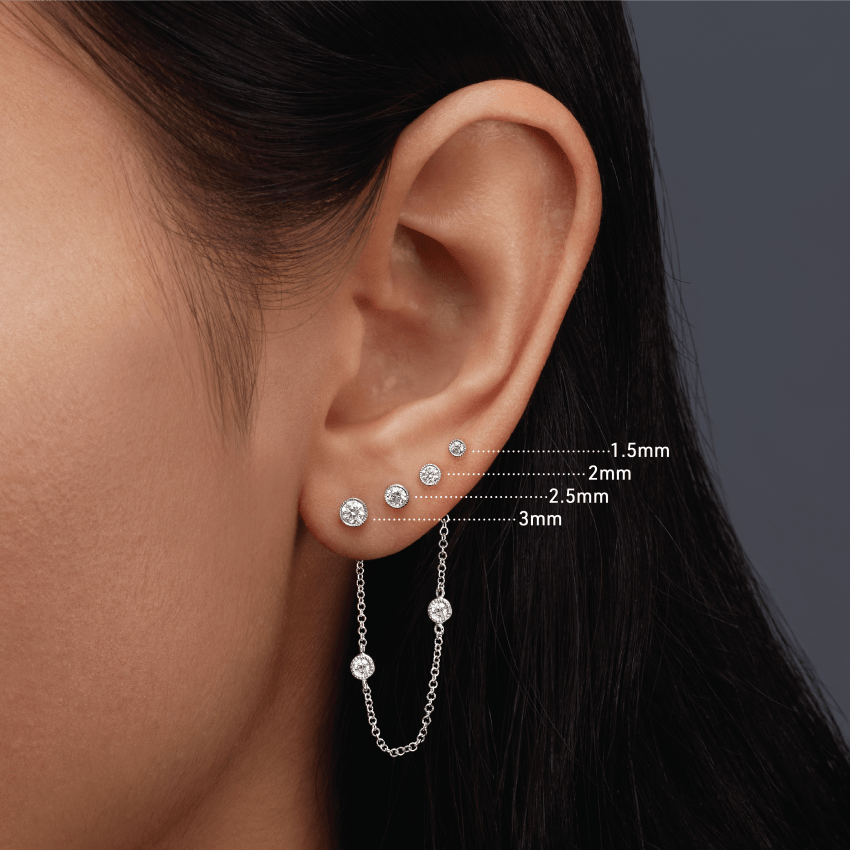 18K White Gold Scalloped Set Diamond Stud Earring