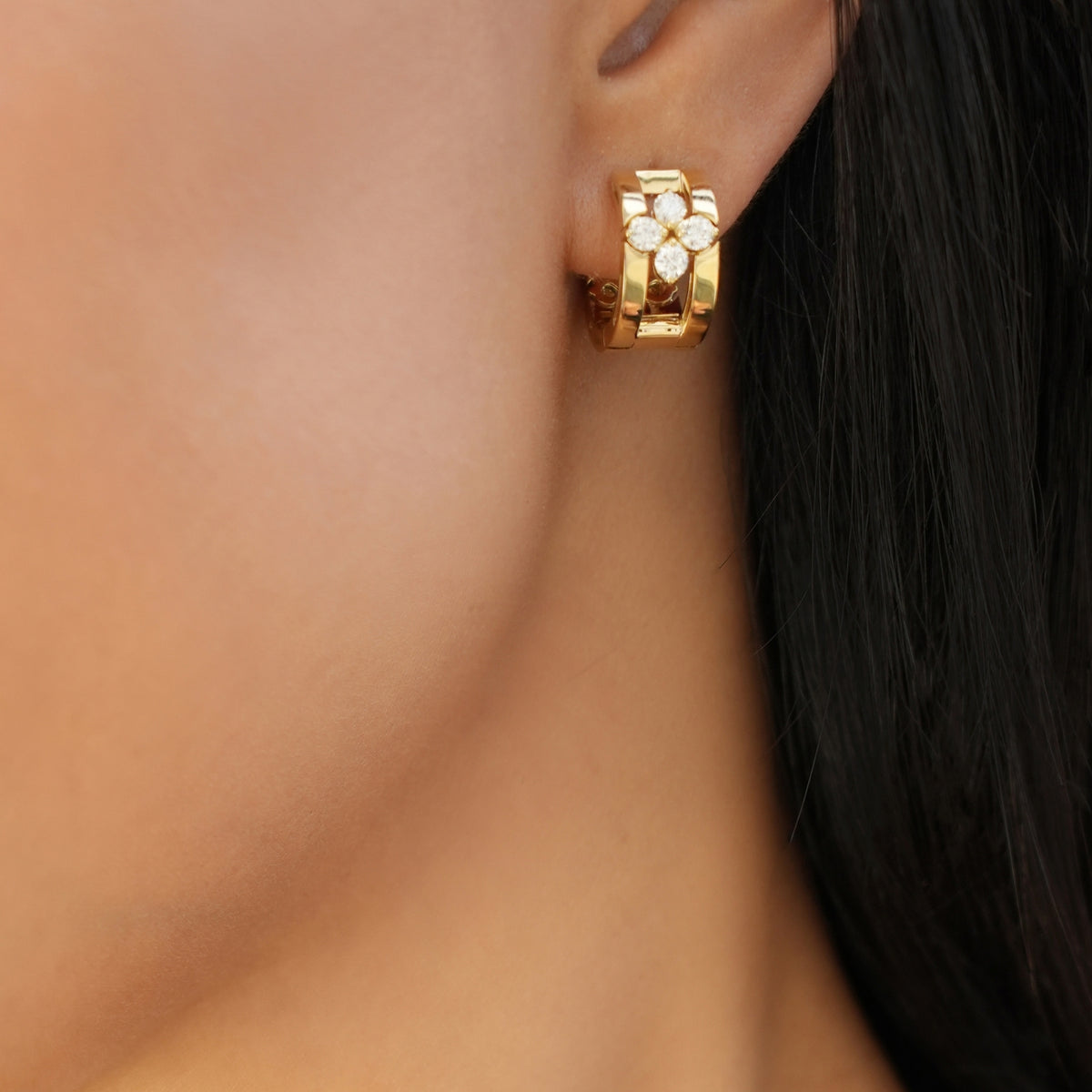 Video Thumbnail: Roberto Coin Yellow Gold Love in Verona Diamond Open Frame Hoop Earrings 0 - Roberto Coin 18k Yellow Gold Love in Verona Diamond Open Frame Hoop Ea