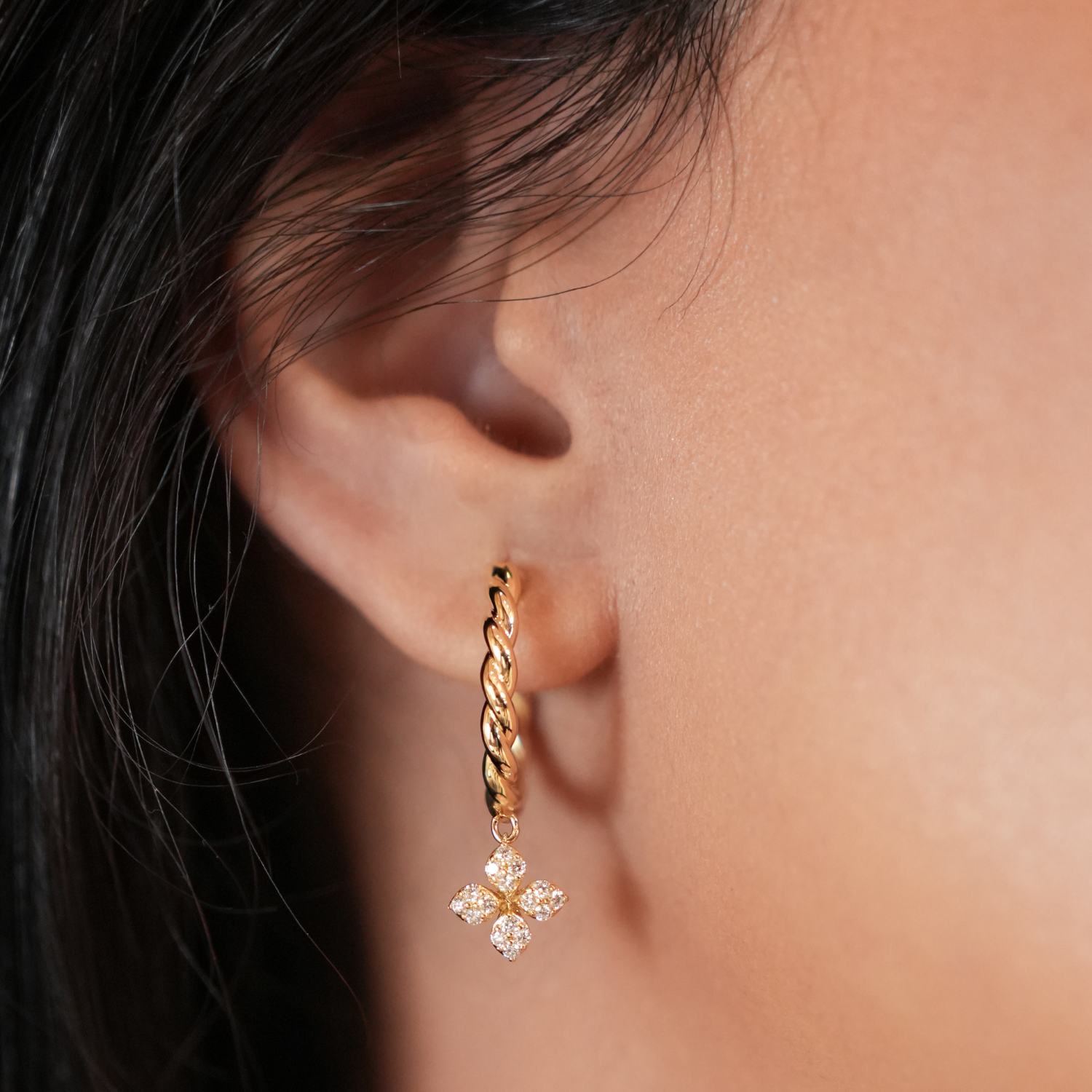 Roberto Coin 18K Yellow Gold Love in Verona Diamond Twist Hoop Earrings 0.27ctw