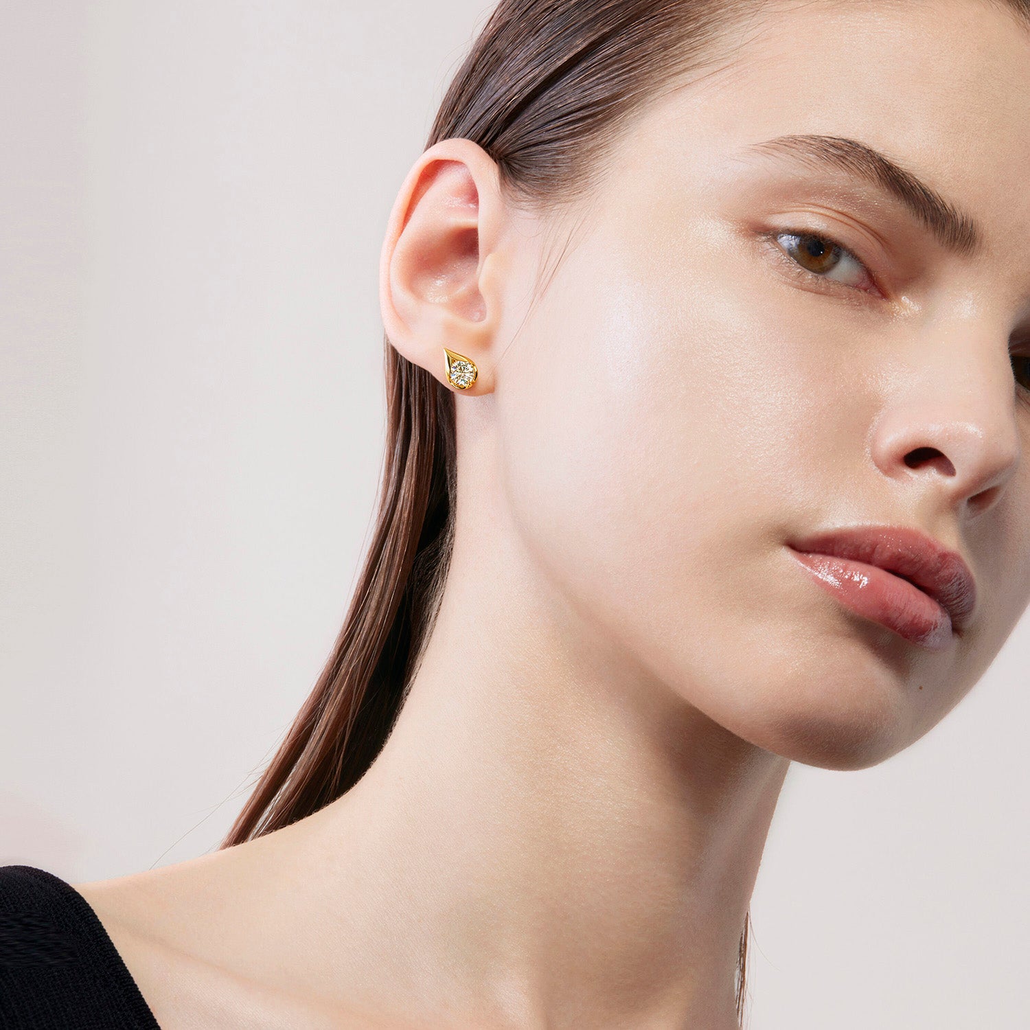 18K Yellow Gold LU Droplet Stud Earrings