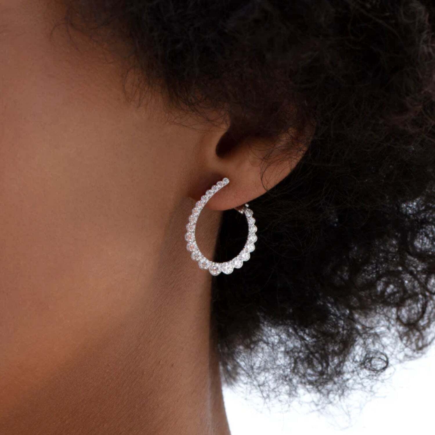 Video Thumbnail: Untitleddesign 2024 05 - Hearts on Fire Aerial Regal Diamond Hoop Earrings 1.53ctw