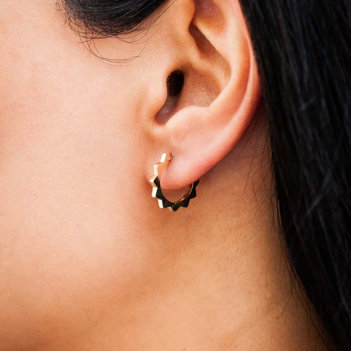 Video Thumbnail: Untitleddesign 2024 05 - Spike Style Gold Huggie Earrings