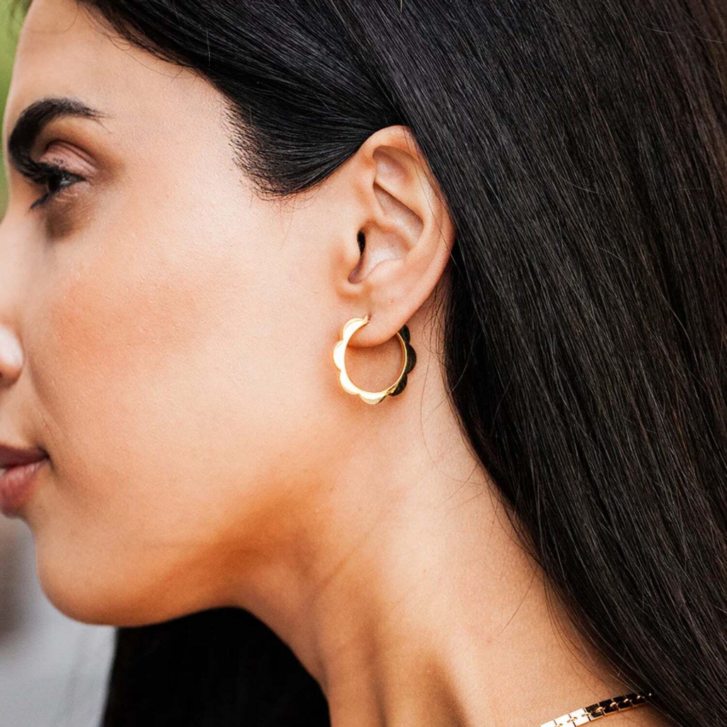 18K Yellow Gold Medium Floral Hoop Earrings