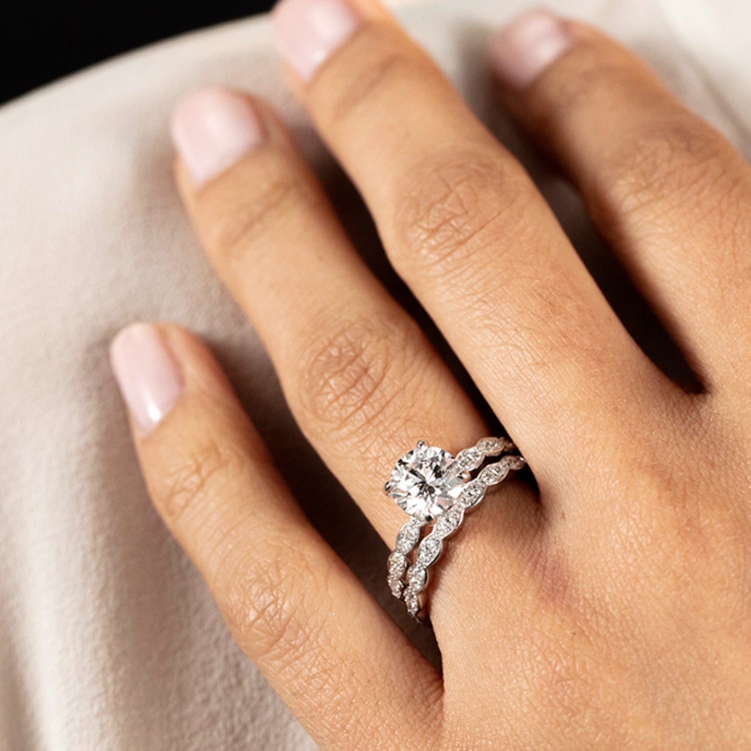 Hearts On Fire Lorelei Floral Diamond Wedding Band