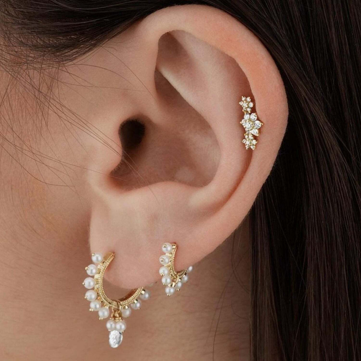 Video Thumbnail: Untitleddesign 18 - Maria Tash Gold Diamond Three Flower Garland Earstud