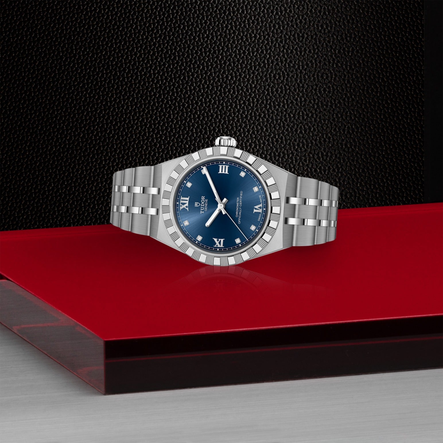Video Thumbnail: Tudor 0001 - Tudor Royal M2830a1a0-0001