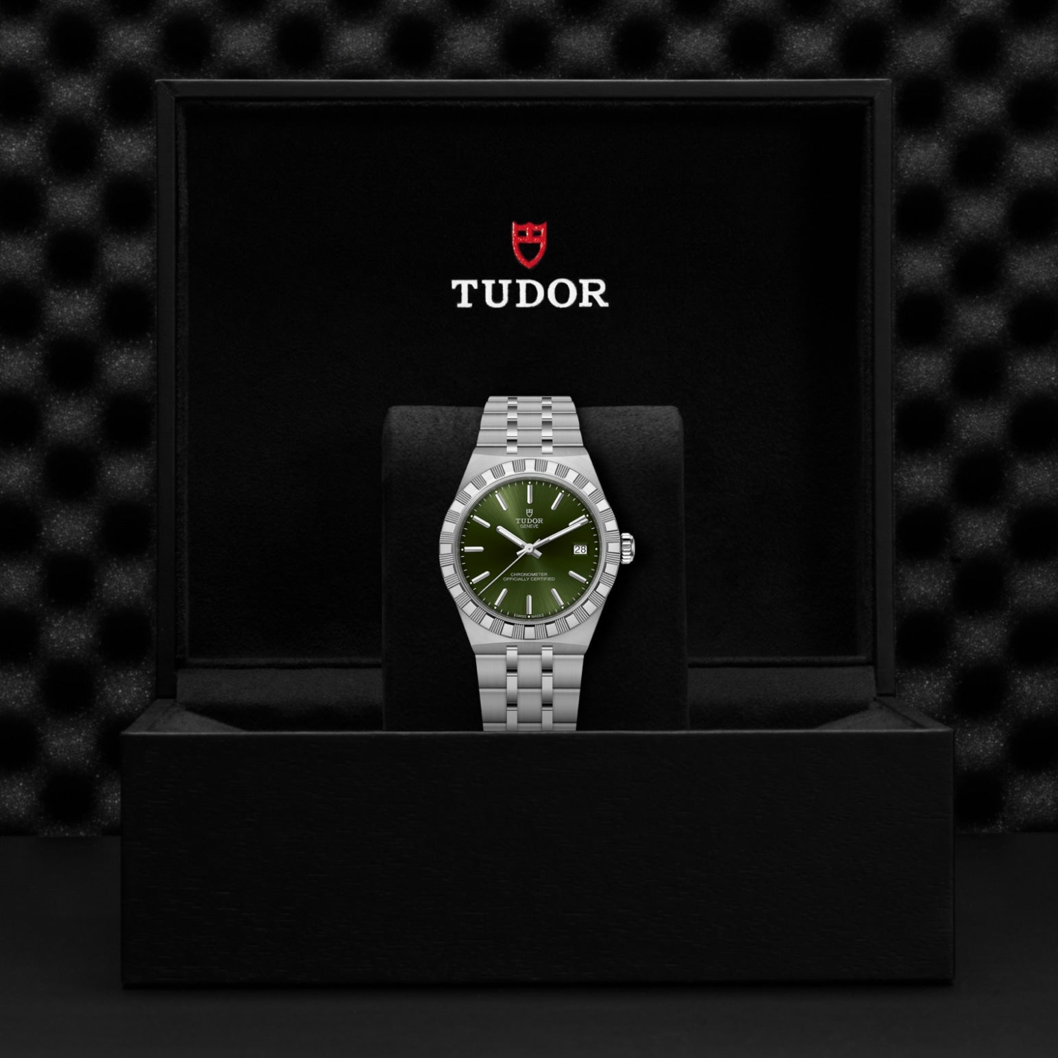 Video Thumbnail: Tudor 0103 4191 - Tudor Royal M2836c1a0-0103