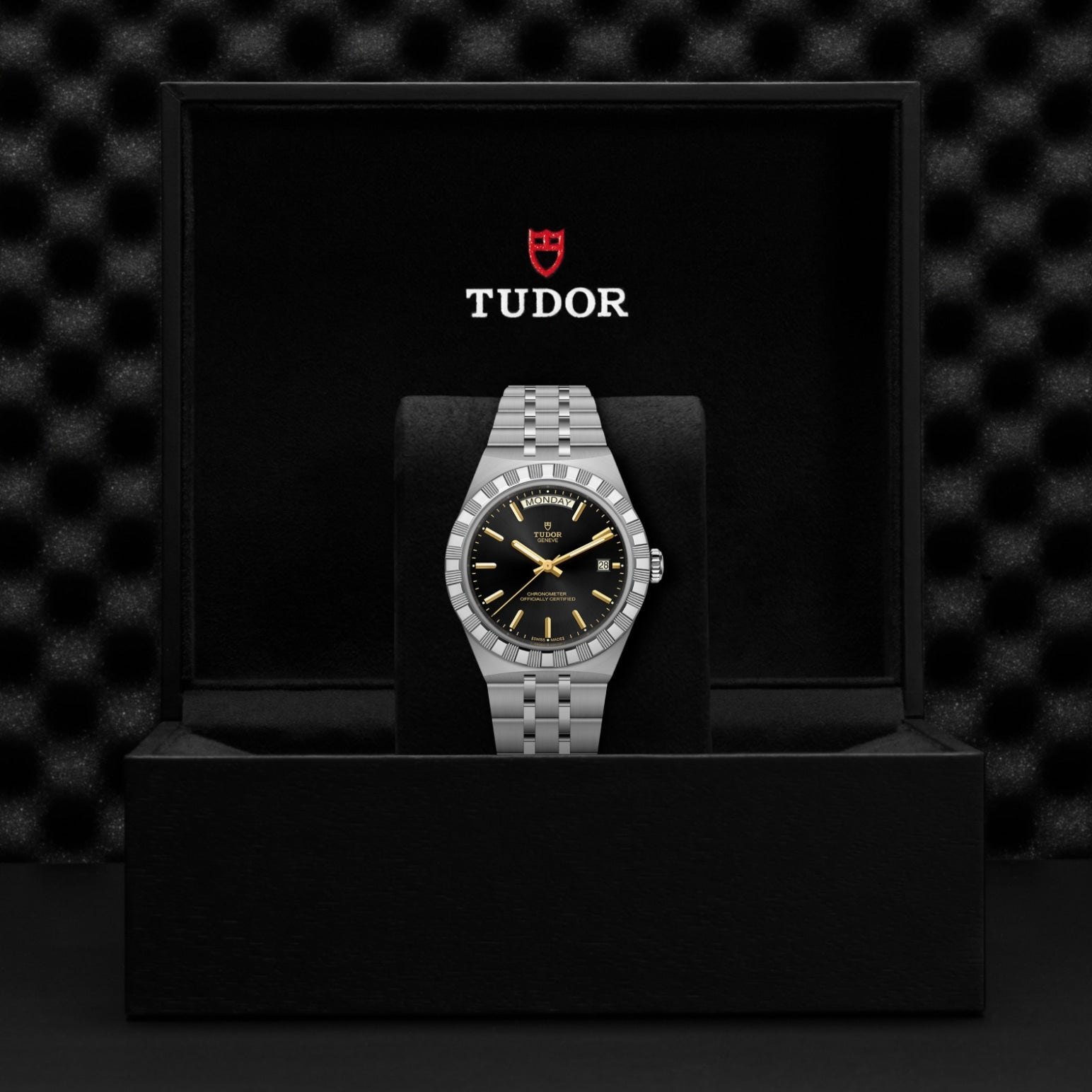 Video Thumbnail: Tudor 0001 - Tudor Royal M2840d1a0-0001