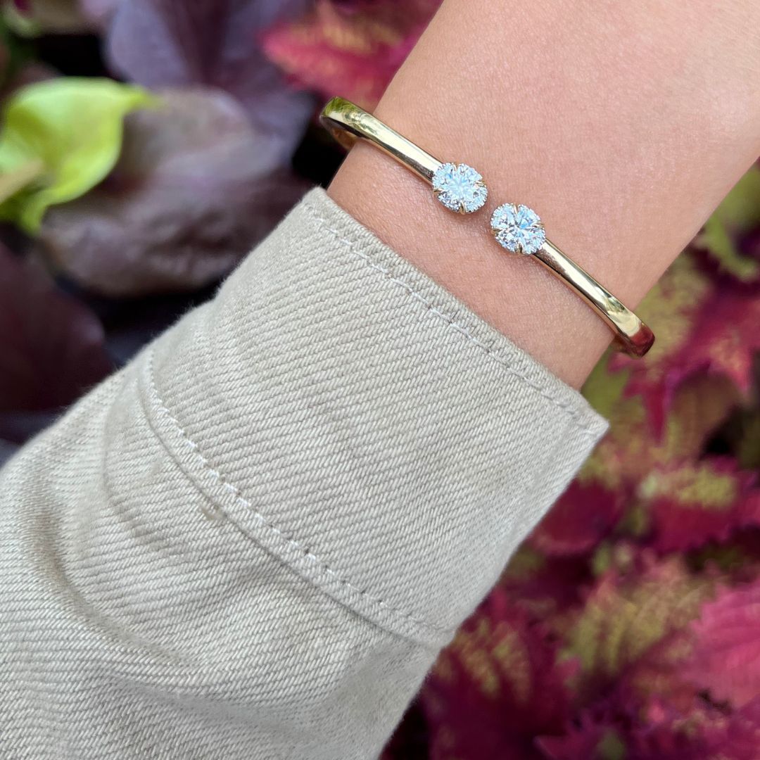 Video Thumbnail: 16 - Hearts on Fire Ellipse Diamond Open Bangle