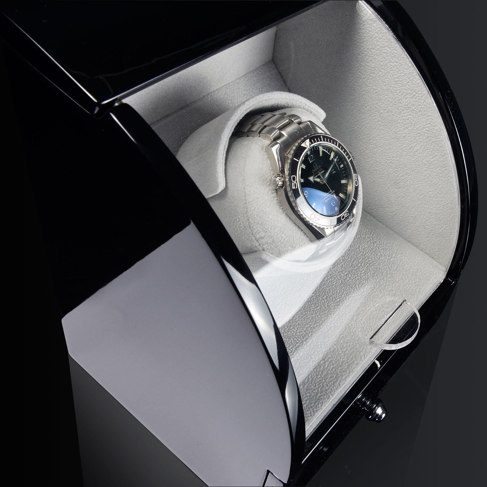 Video Thumbnail: 70005 63 D 01 - Designhütte Basel Black Single Watch Winder
