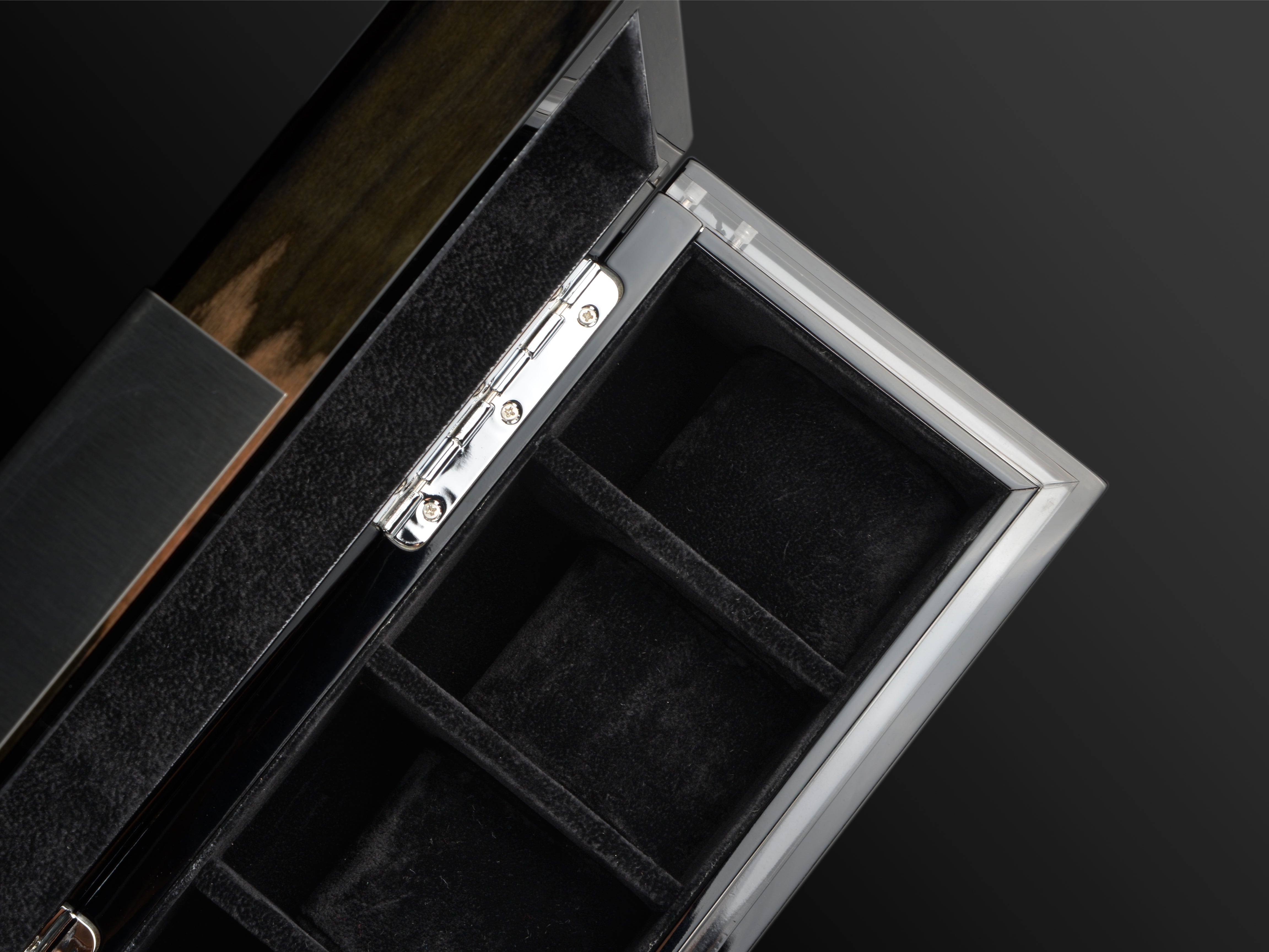 Video Thumbnail: 70019 119 D 02 - Executive 5 Watches Macassar &amp; Black Box