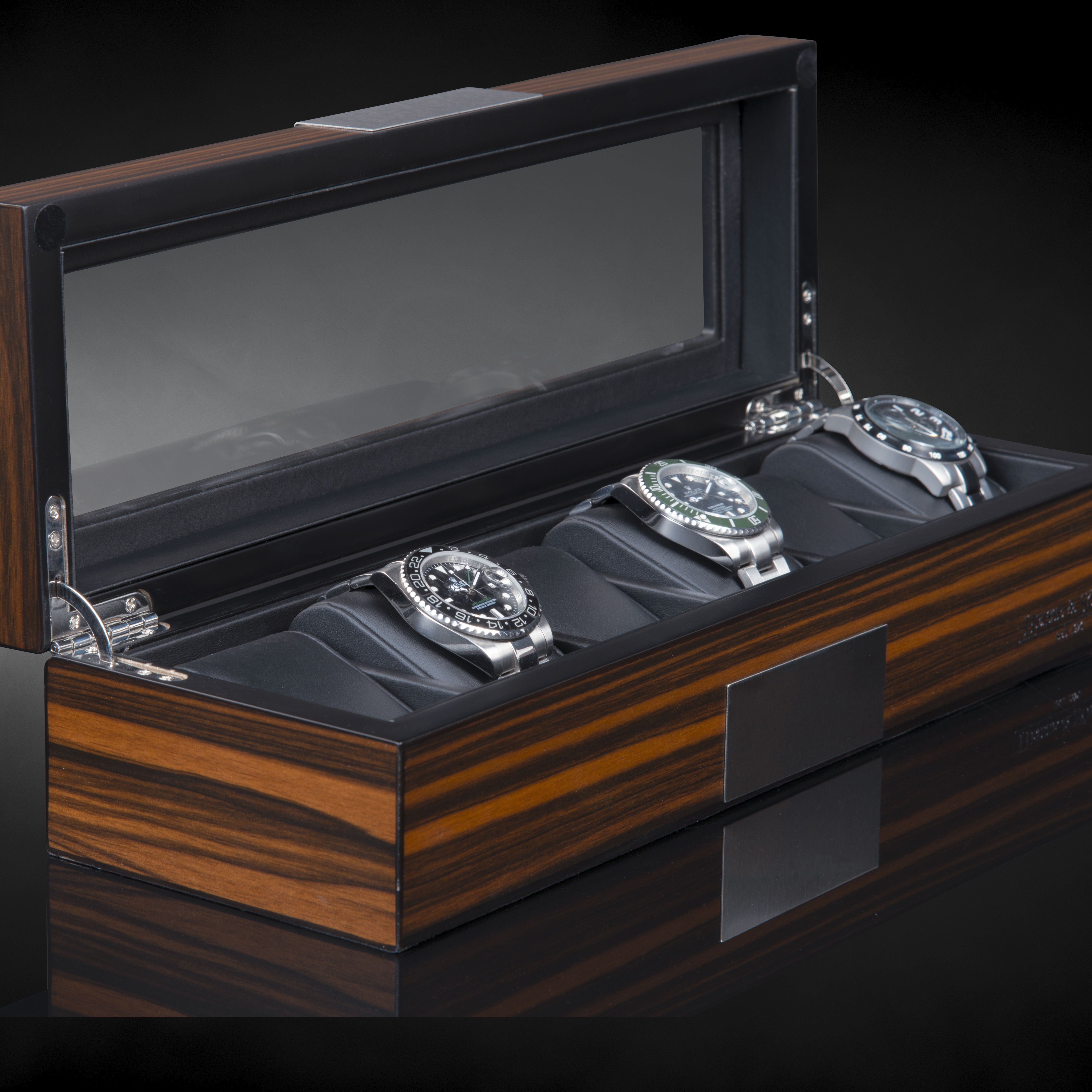Video Thumbnail: 70019 184 159 D 01 - Vegas 6 Watches Wood Watch Box