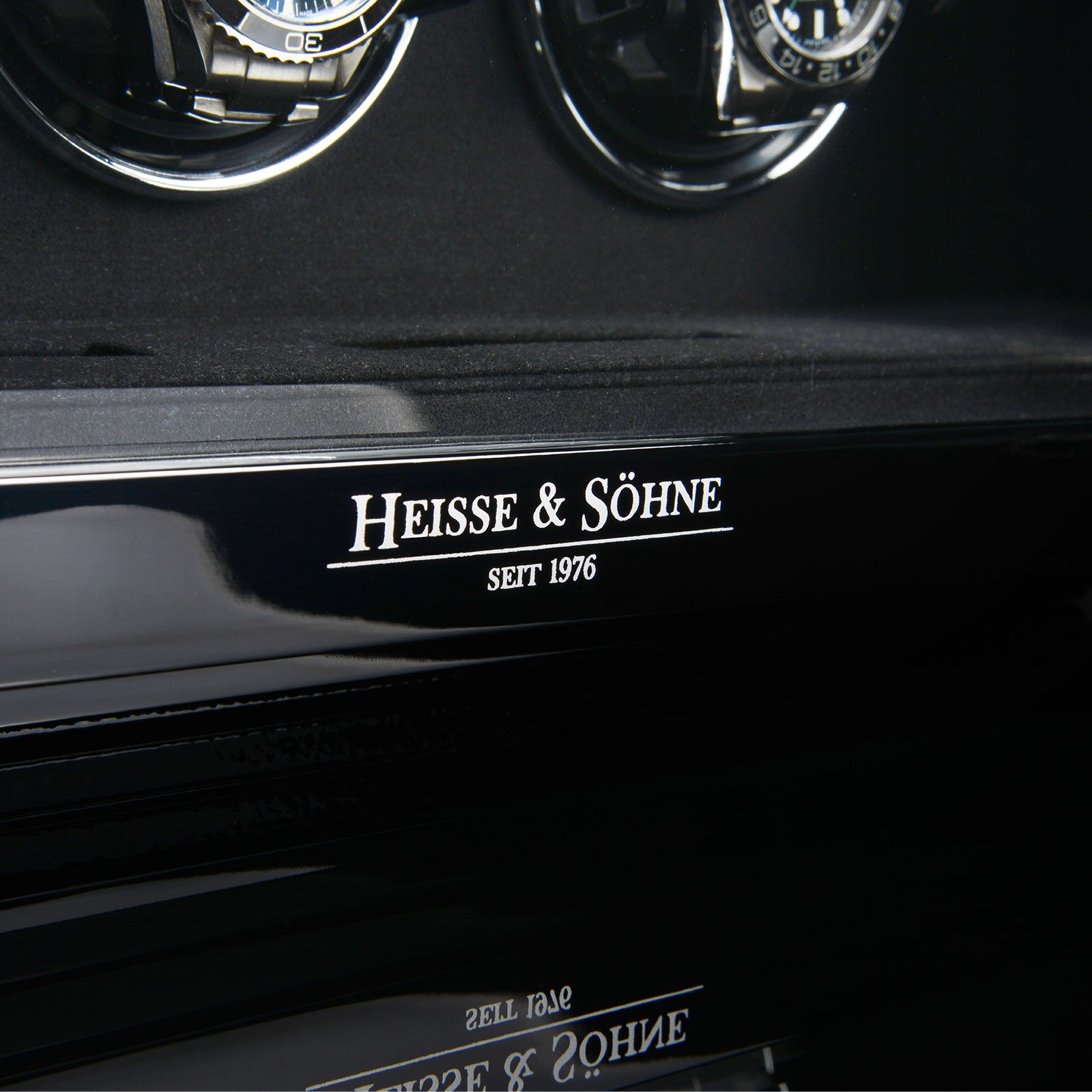 Watch Master 3 Black & Carbon