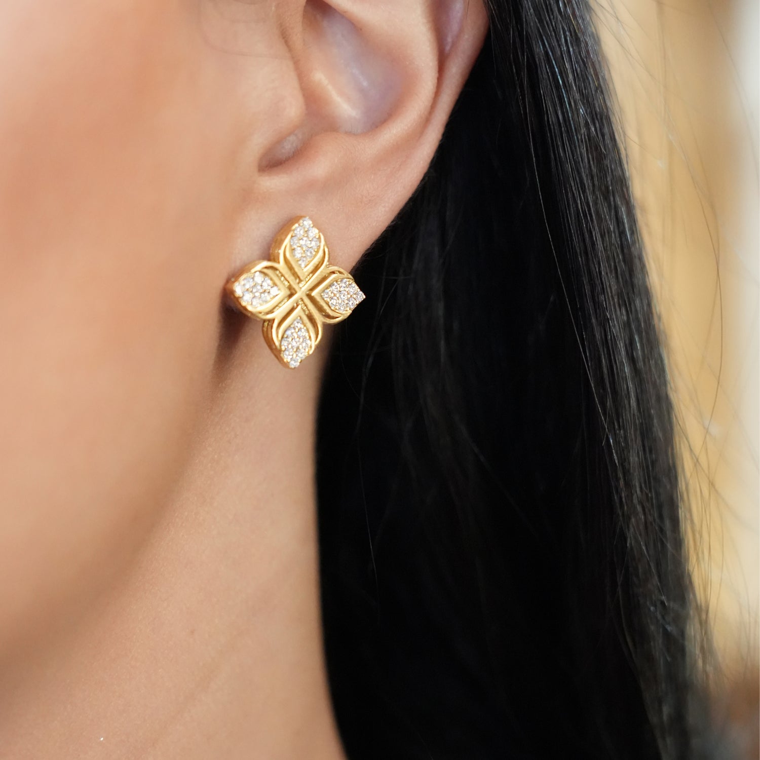 18K Gold Arabesque Flower Earrings