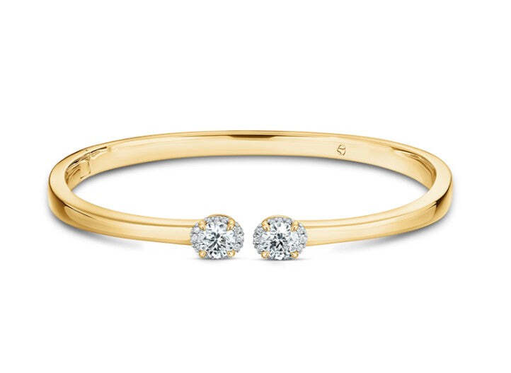 Video Thumbnail: Hearts on Fire Ellipse Diamond Open Bangle