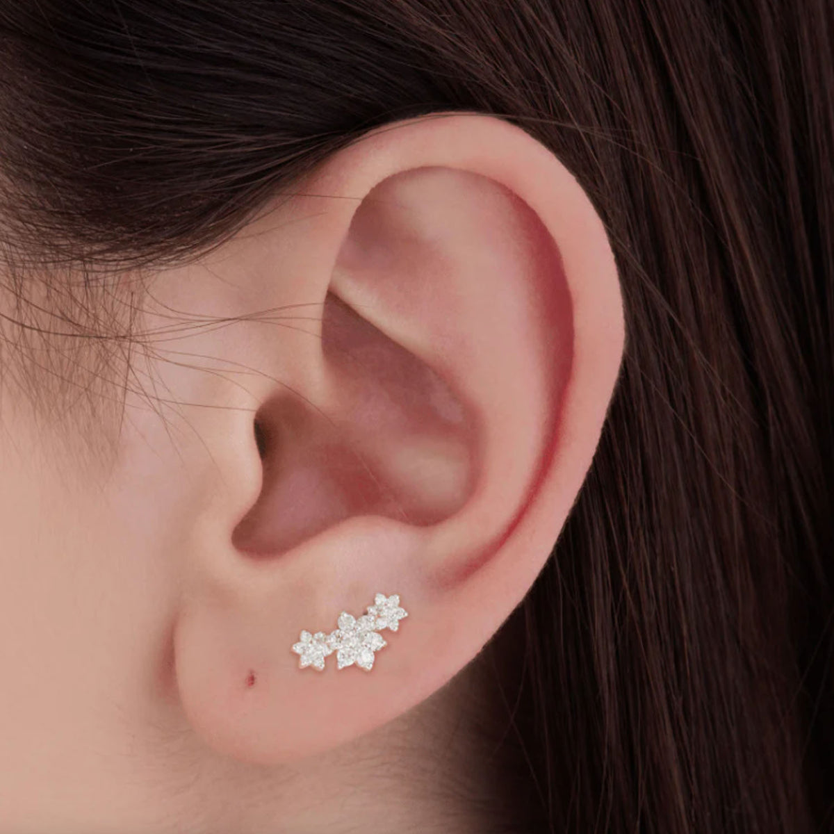 Video Thumbnail: Maria Tash Gold Diamond Three Flower Garland Earstud - Maria Tash Gold Diamond Three Flower Garland Earstud