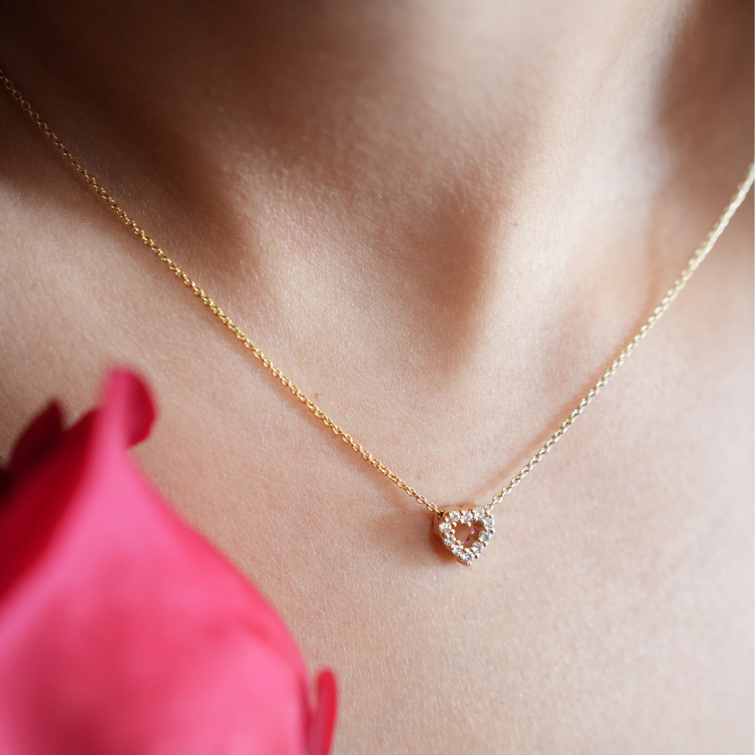 Video Thumbnail: Roberto Coin Yellow Gold 18 Tiny Treasures Reversible Heart Necklace - Roberto Coin 18k Yellow Gold 18" Tiny Treasures Reversible Heart Penda