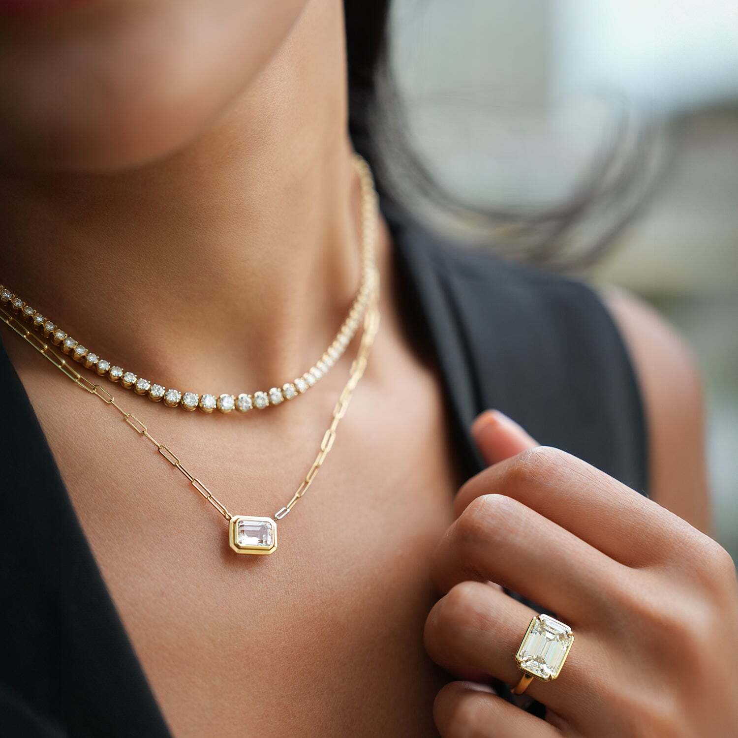 'Manhattan' Emerald Cut East-West Pendant in 18K Gold