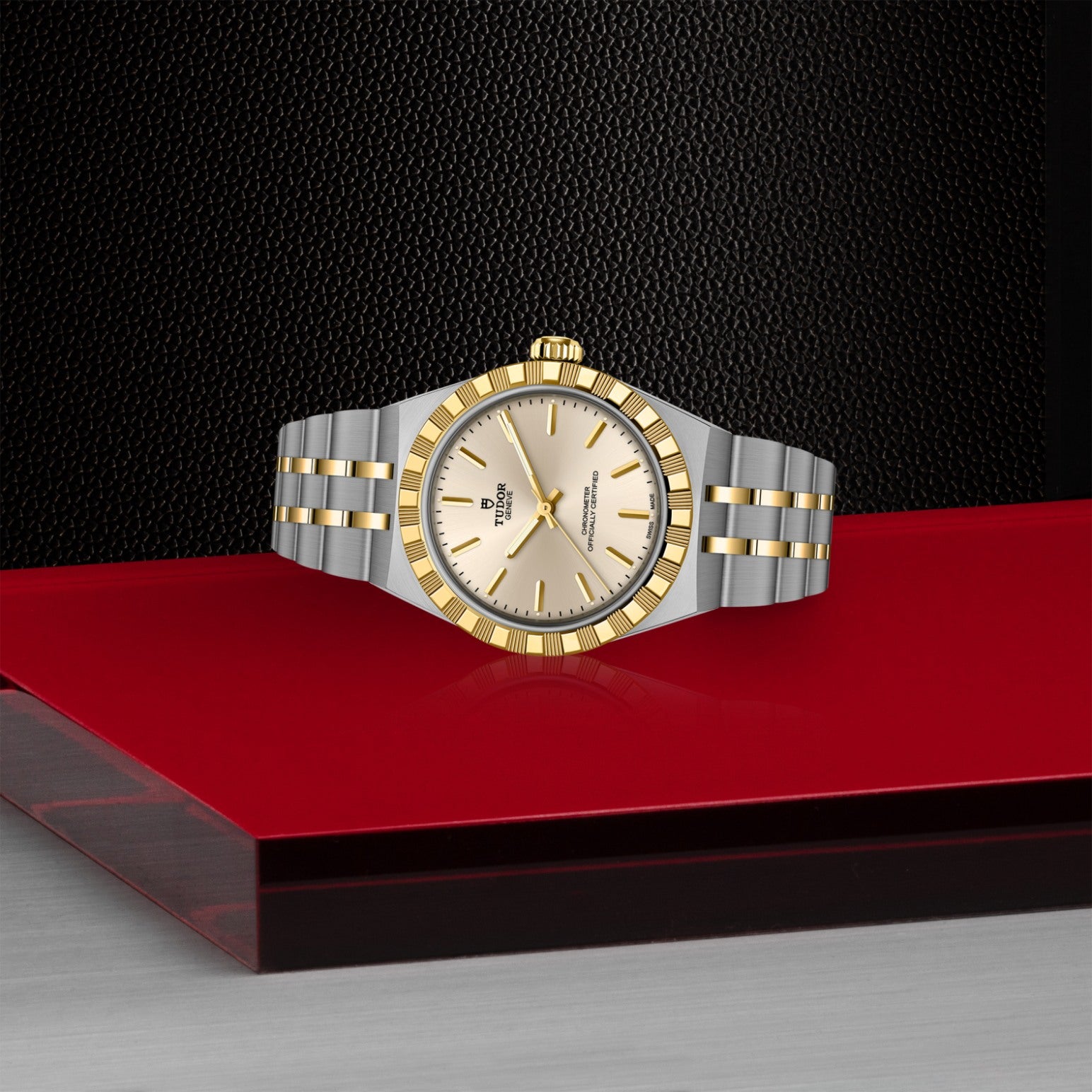 Video Thumbnail: Tudor 0003 - Tudor Royal M2830a1a3-0003