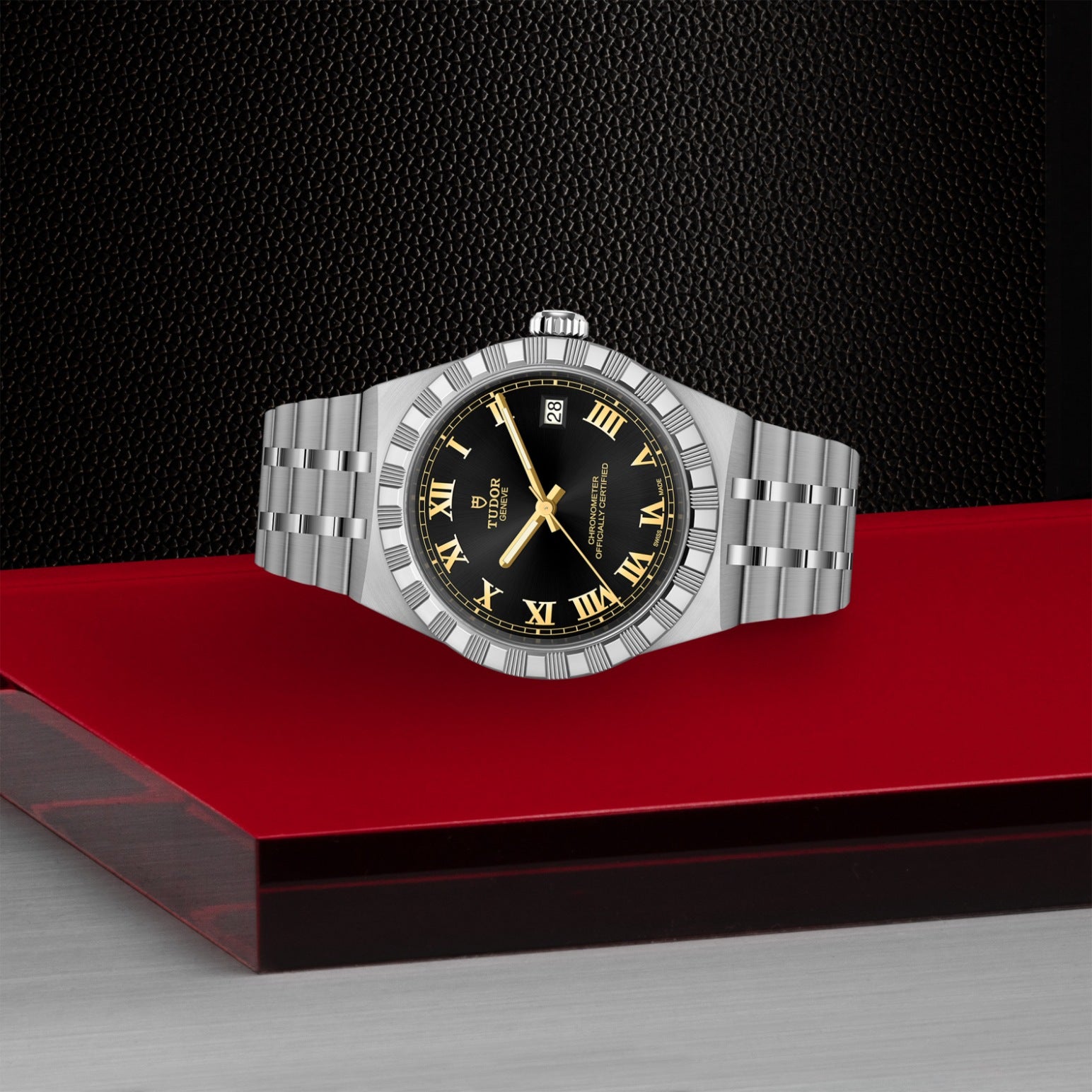 Video Thumbnail: Tudor 0101 4955 8166 - Tudor Royal M2836c1a0-0101