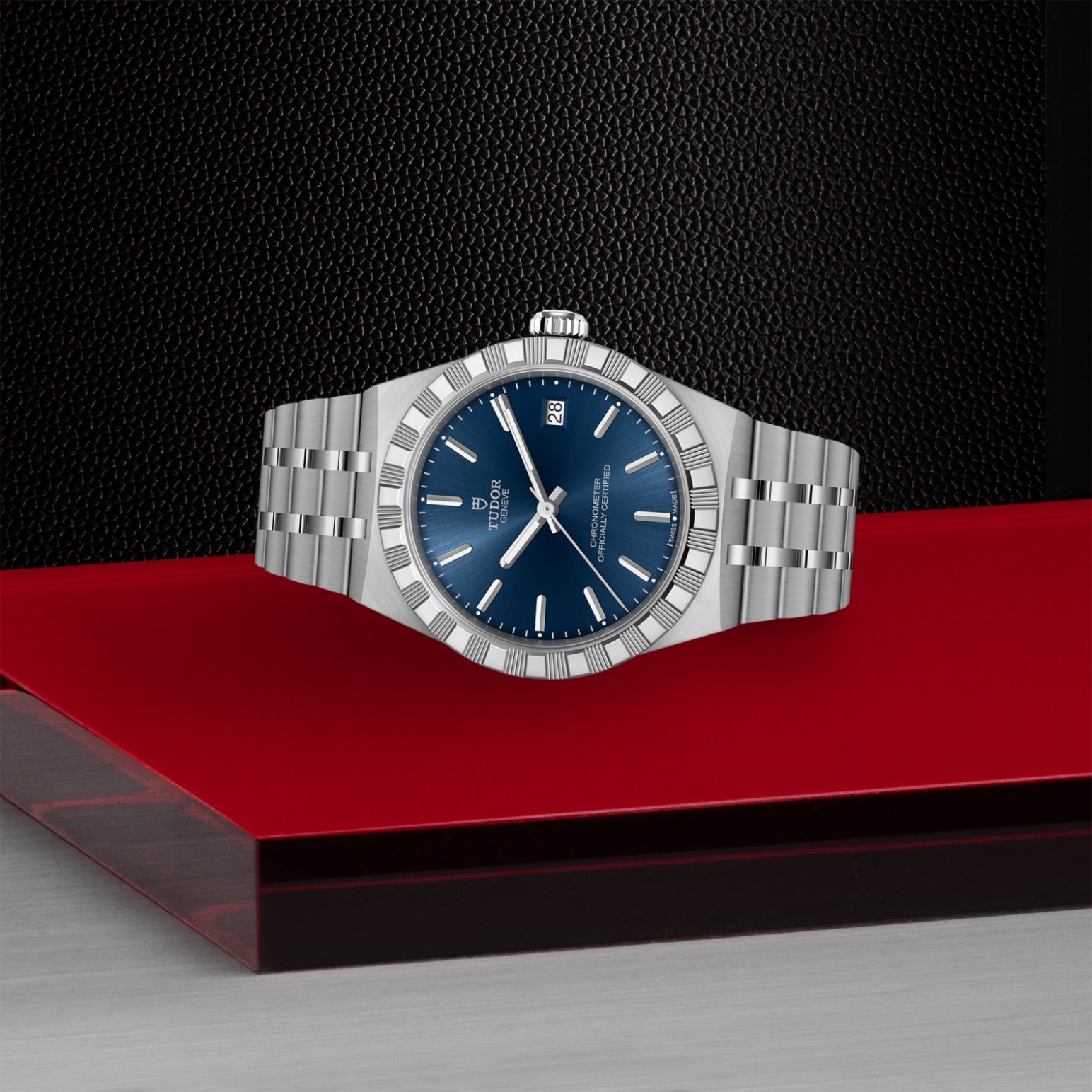 Video Thumbnail: Tudor 0102 - Tudor Royal M2836c1a0-0102
