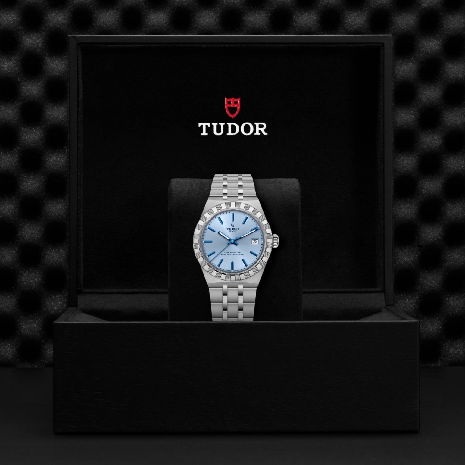 Video Thumbnail: Tudor 0106 4678 8478 - Tudor Royal M2836c1a0-0106