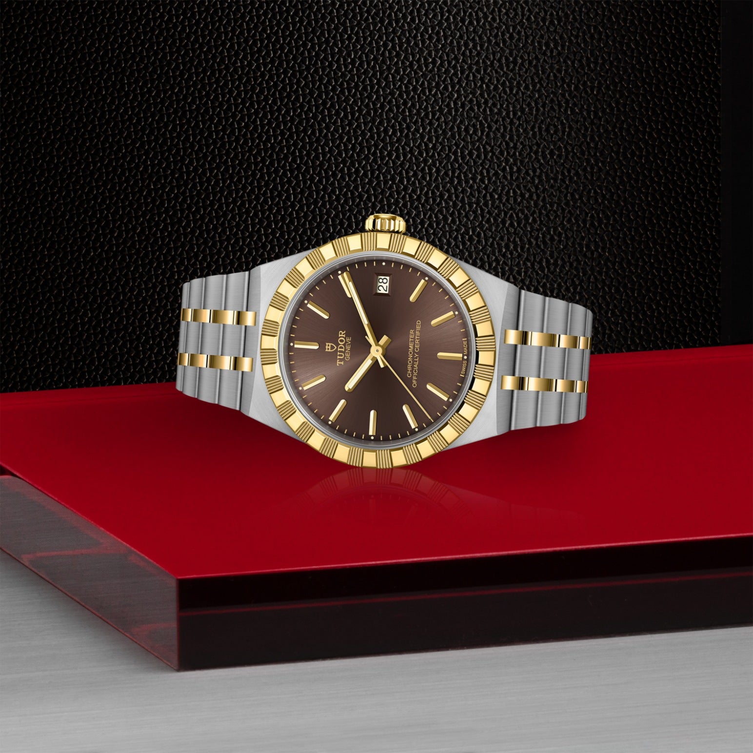 Video Thumbnail: Tudor 0001 9084 - Tudor Royal M2836c1a3-0001