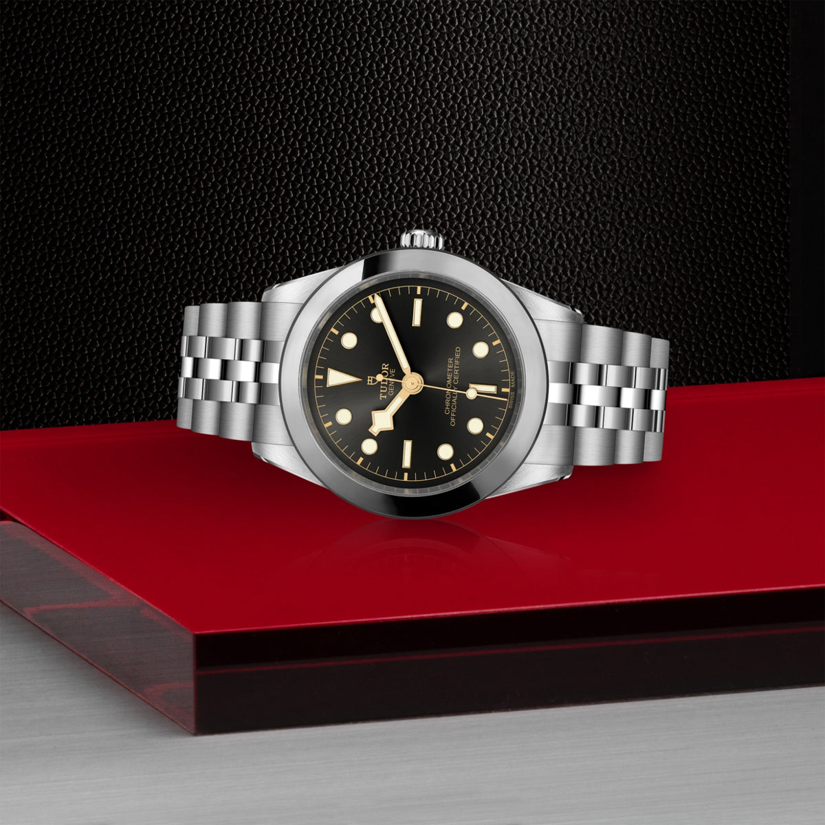 Video Thumbnail: Tudor 0001 7184 - Tudor Black Bay One 39 M79660-0006