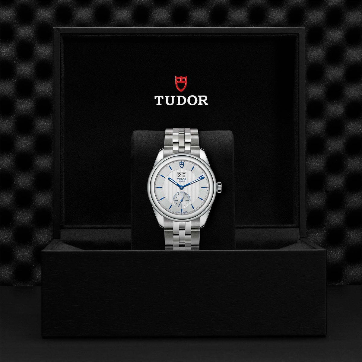 Video Thumbnail: 0001 8199 - Tudor Glamour Double Date